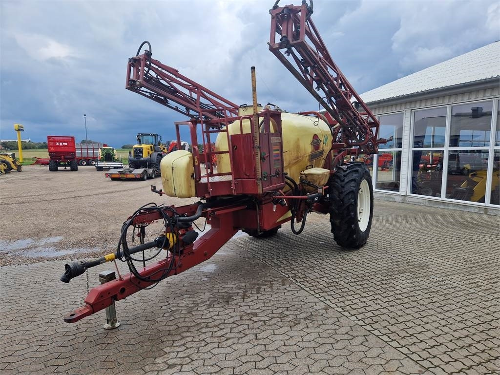Hardi COMMANDER 4200L - Trailed sprayer: picture 2 Hardi COMMANDER 4200L - Trailed sprayer: picture 2