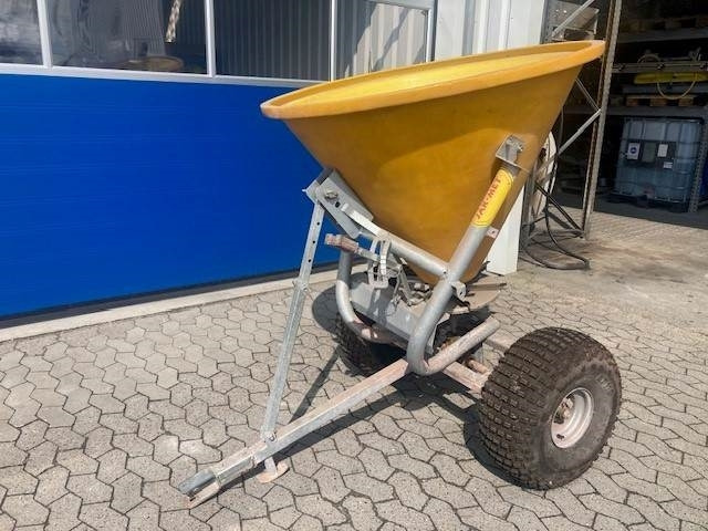 Jar-Met 200 - Fertilizer spreader: picture 2 Jar-Met 200 - Fertilizer spreader: picture 2