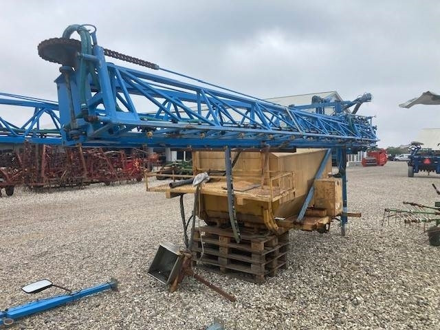 Lindus 3000 L - 30 M BOM - Tractor mounted sprayer: picture 3 Lindus 3000 L - 30 M BOM - Tractor mounted sprayer: picture 3