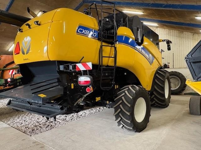 New Holland CX8.70 SLH - Combine harvester: picture 1 New Holland CX8.70 SLH - Combine harvester: picture 1