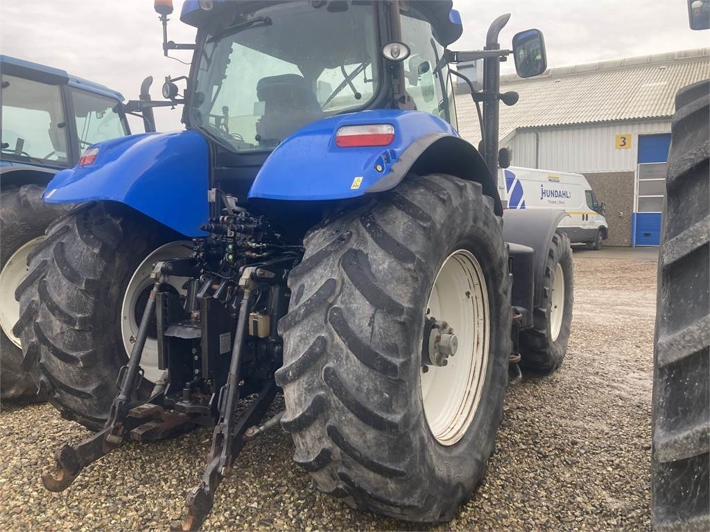 New Holland T7.220 CLASSIC - Farm tractor: picture 4 New Holland T7.220 CLASSIC - Farm tractor: picture 4