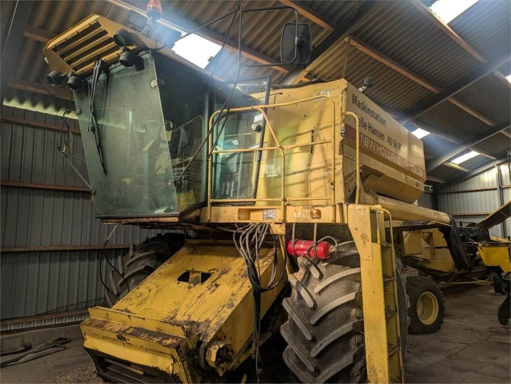 New Holland TX36 SLH - Combine harvester: picture 1 New Holland TX36 SLH - Combine harvester: picture 1