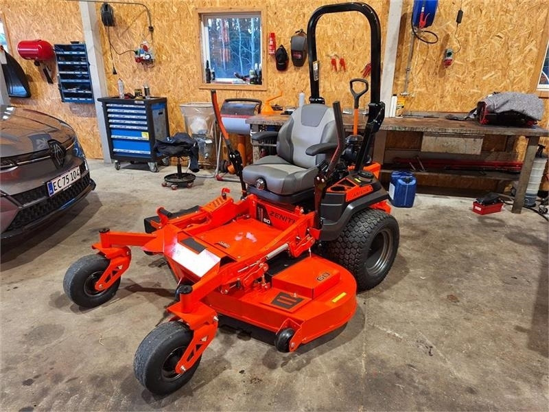Ariens Zenith 60" SD - Municipal tractor: picture 1 Ariens Zenith 60" SD - Municipal tractor: picture 1