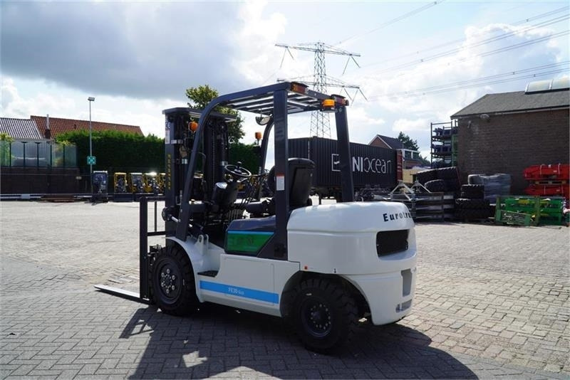 Eurotrac - Electric forklift: picture 4 Eurotrac - Electric forklift: picture 4