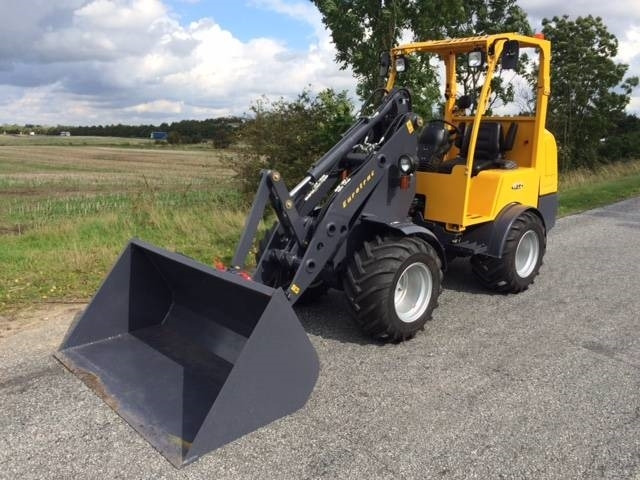 Eurotrac W12 - Compact loader: picture 2 Eurotrac W12 - Compact loader: picture 2