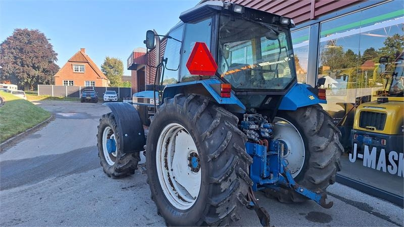 Ford 8240 - Farm tractor: picture 5 Ford 8240 - Farm tractor: picture 5