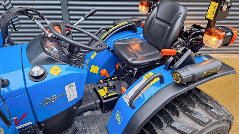 Solis 26 6+2 gear maskine - Farm tractor: picture 4 Solis 26 6+2 gear maskine - Farm tractor: picture 4