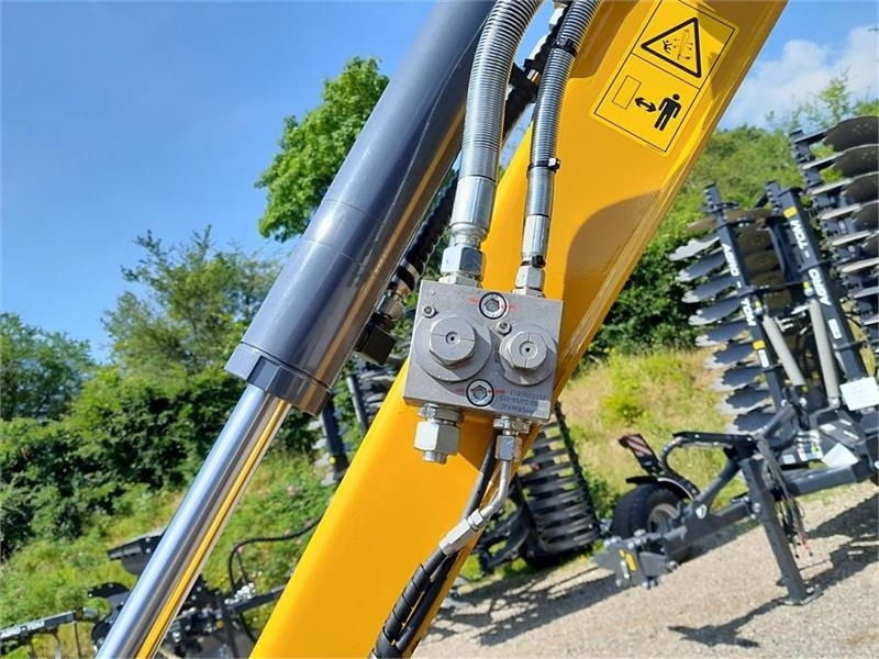 Mini excavator XCMG XE20E: picture 10