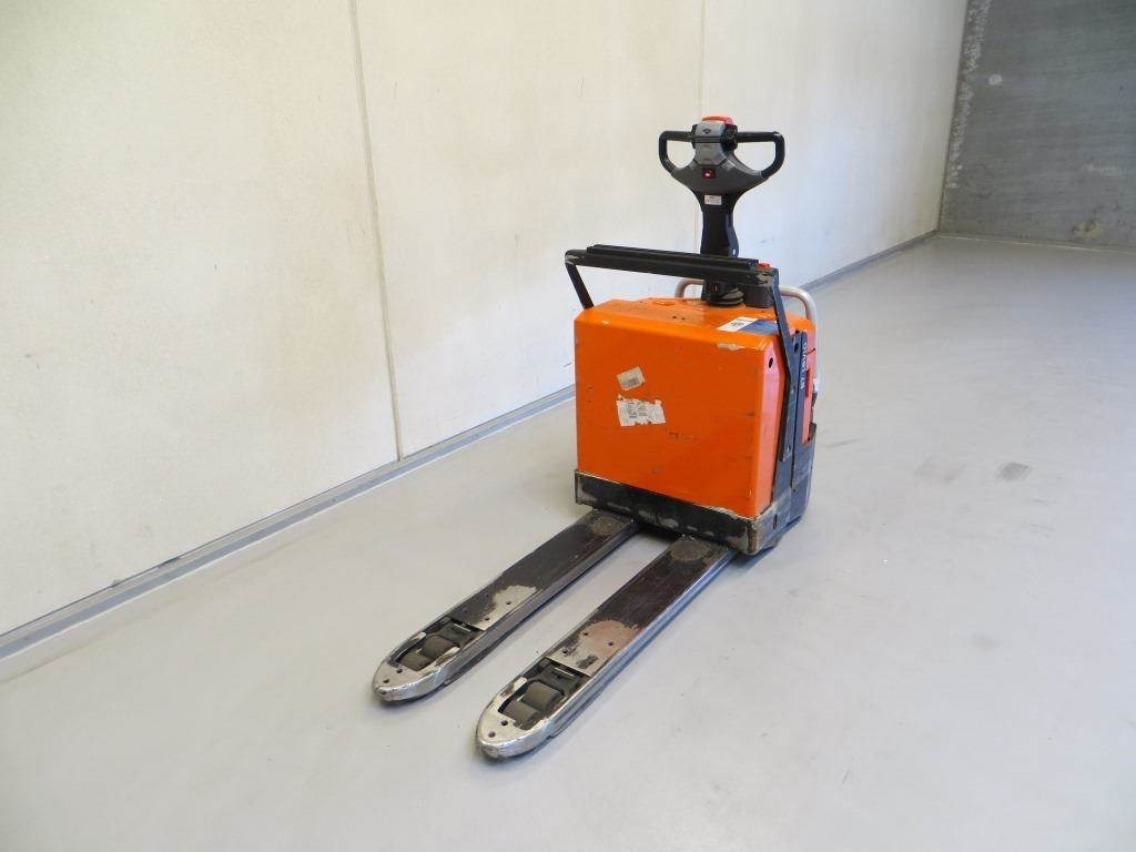 BT LPE200/8 - Pallet truck: picture 3 BT LPE200/8 - Pallet truck: picture 3