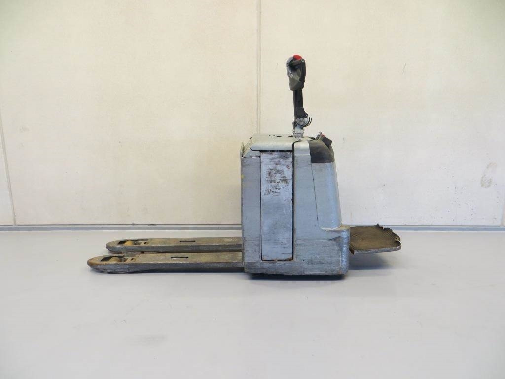 BT LPE240/8 - Pallet truck: picture 2 BT LPE240/8 - Pallet truck: picture 2