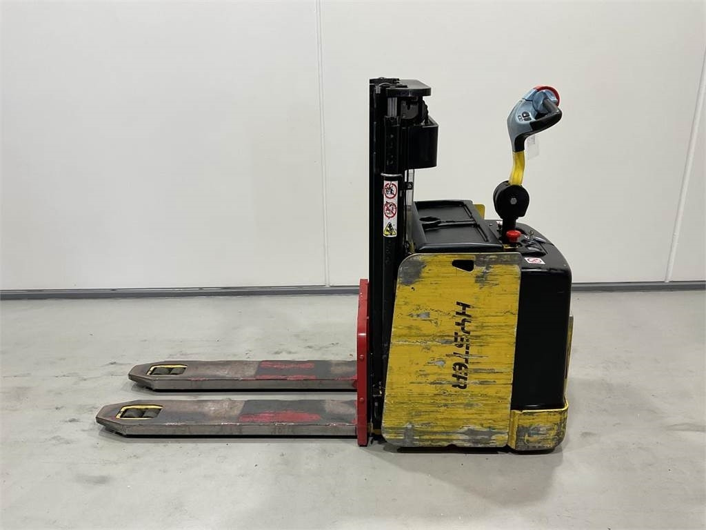 Hyster P2.0SD-17 - Stacker: picture 3 Hyster P2.0SD-17 - Stacker: picture 3