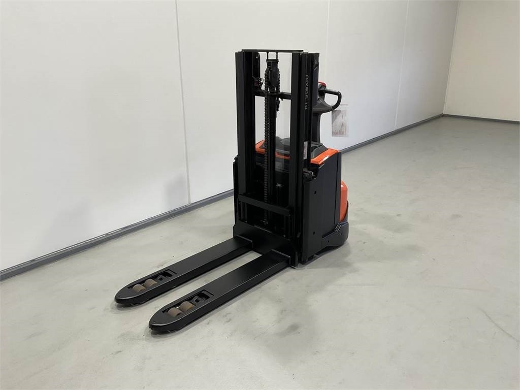 Toyota SWE200D - Stacker: picture 3 Toyota SWE200D - Stacker: picture 3