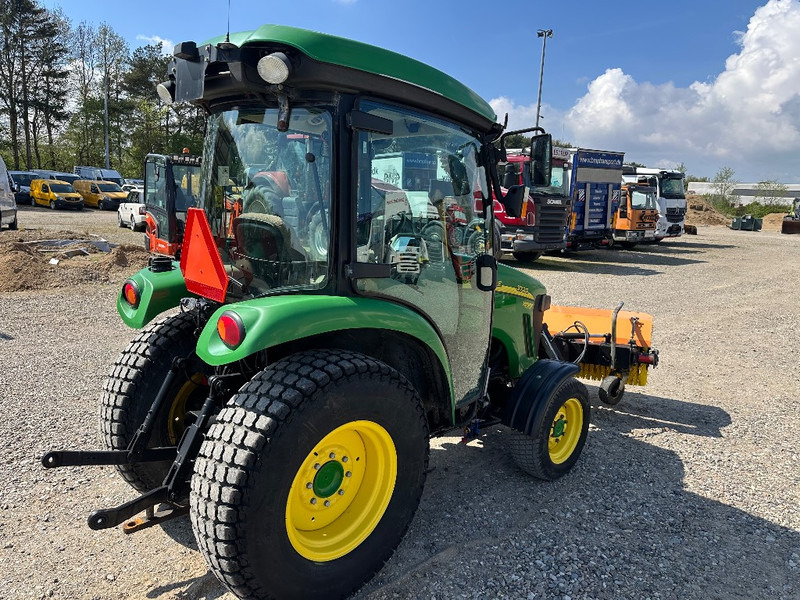 John Deere 3720 M/ Hydraulisk kost - Compact tractor: picture 5 John Deere 3720 M/ Hydraulisk kost - Compact tractor: picture 5