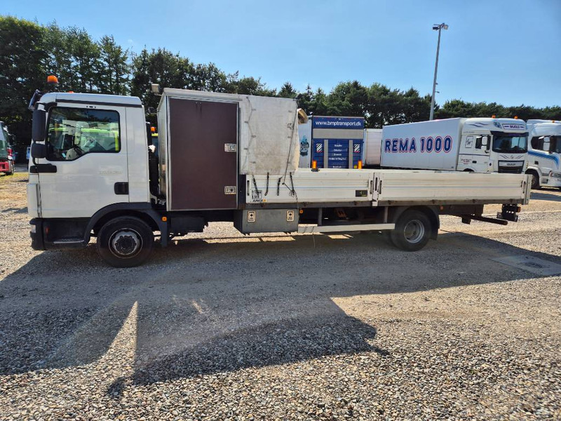 MAN TGL 12.250 - Dropside/ Flatbed truck: picture 2 MAN TGL 12.250 - Dropside/ Flatbed truck: picture 2