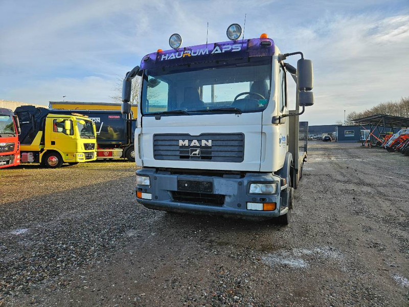 MAN TGM 15.280 // Machinetransport // Autotransporter - Tow truck: picture 2 MAN TGM 15.280 // Machinetransport // Autotransporter - Tow truck: picture 2