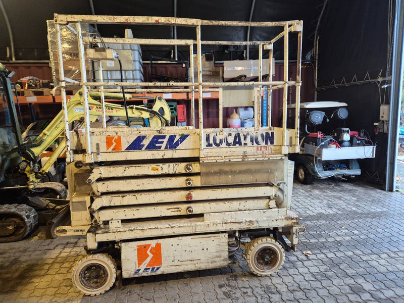 Pinguely Haulotte H800E // 2 personers - Scissor lift: picture 1 Pinguely Haulotte H800E // 2 personers - Scissor lift: picture 1