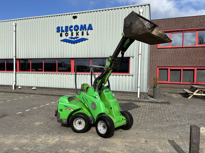 Wheel loader Avant 420 TDL Minishovel: picture 13