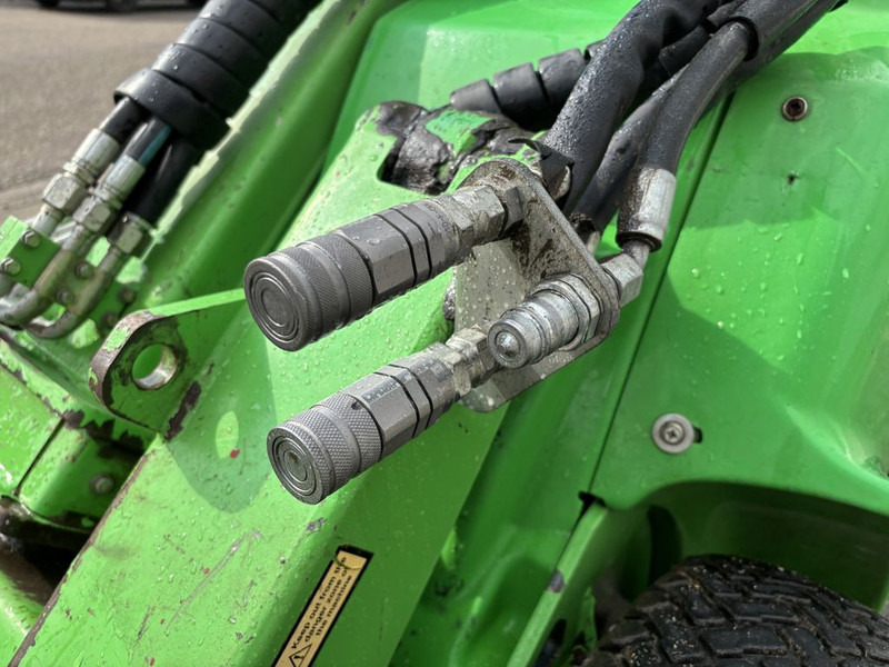 Wheel loader Avant 420 TDL Minishovel: picture 8