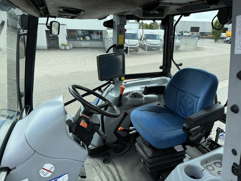 New Holland T5040 CAB + GPS - Farm tractor: picture 5 New Holland T5040 CAB + GPS - Farm tractor: picture 5