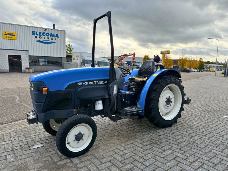 New Holland TN65V Smalspoortrekker - Compact tractor: picture 1 New Holland TN65V Smalspoortrekker - Compact tractor: picture 1