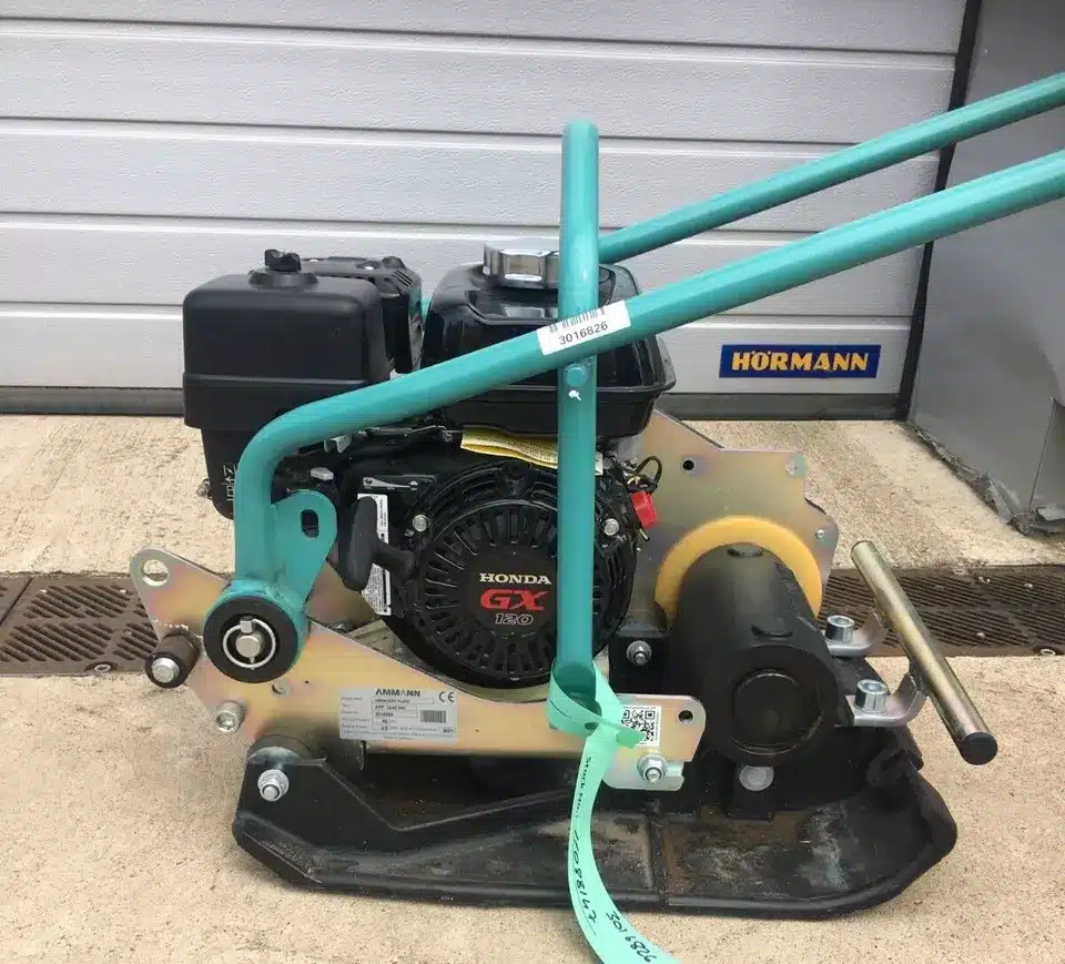 AMMANN APF12/40 - Vibratory plate: picture 5 AMMANN APF12/40 - Vibratory plate: picture 5