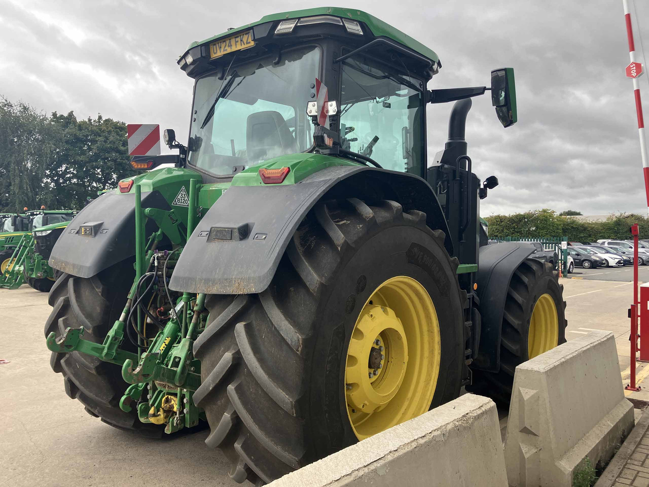 John Deer 7R 350 - Farm tractor: picture 5 John Deer 7R 350 - Farm tractor: picture 5