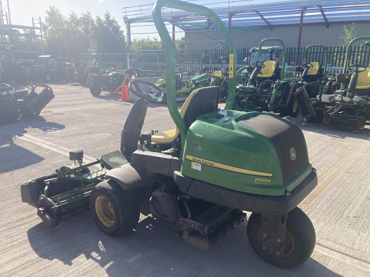 John Deere 2500EH greens triple mower - Garden mower: picture 3 John Deere 2500EH greens triple mower - Garden mower: picture 3