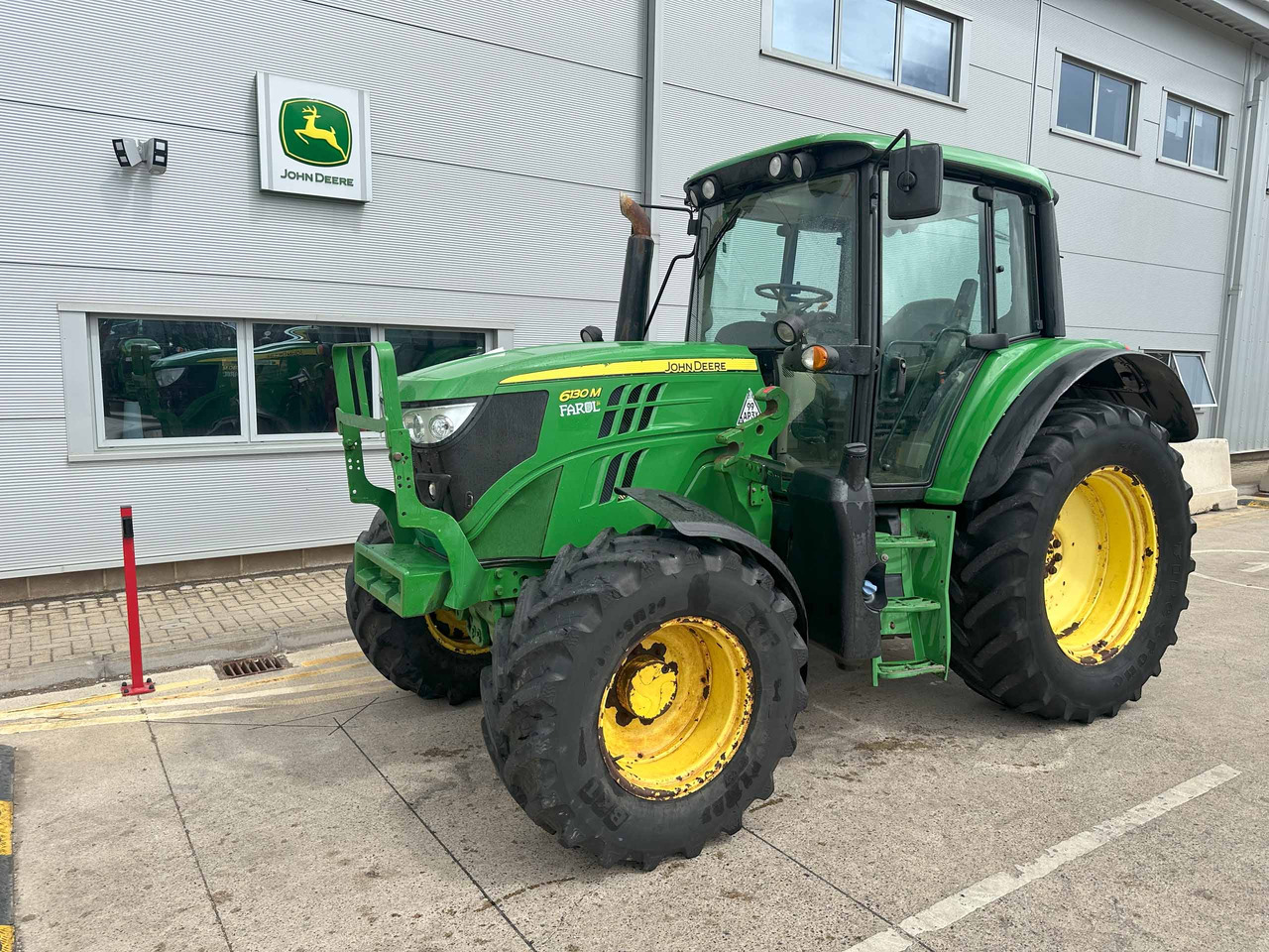 John Deere 6130M - Farm tractor: picture 1 John Deere 6130M - Farm tractor: picture 1