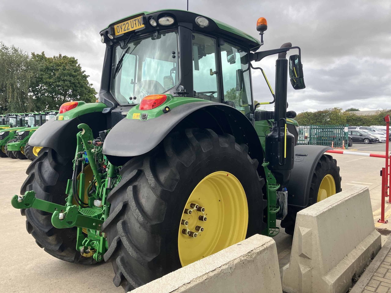 John Deere 6155M - Farm tractor: picture 5 John Deere 6155M - Farm tractor: picture 5