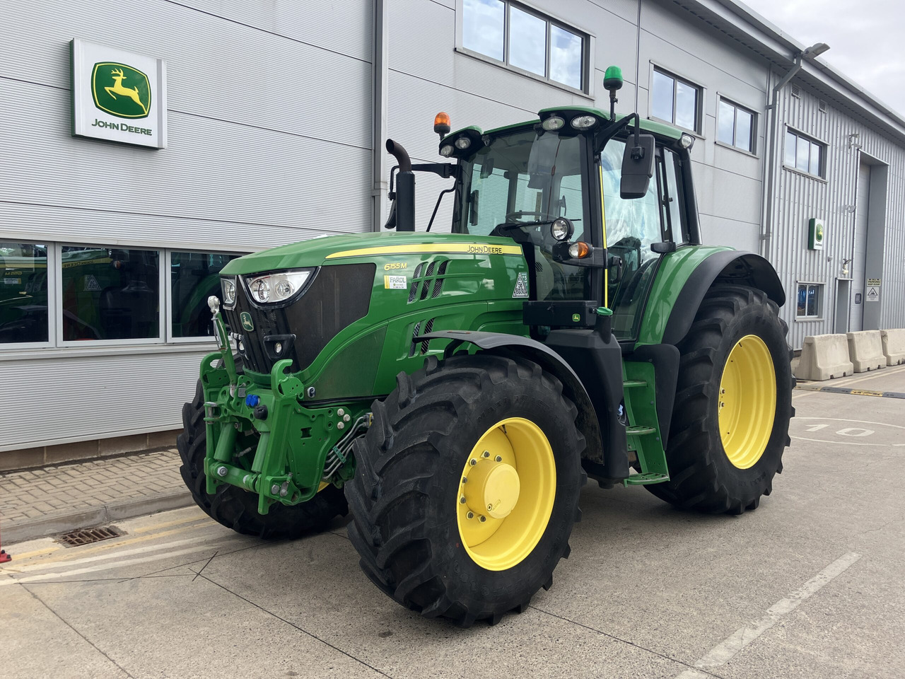 John Deere 6155M - Farm tractor: picture 1 John Deere 6155M - Farm tractor: picture 1