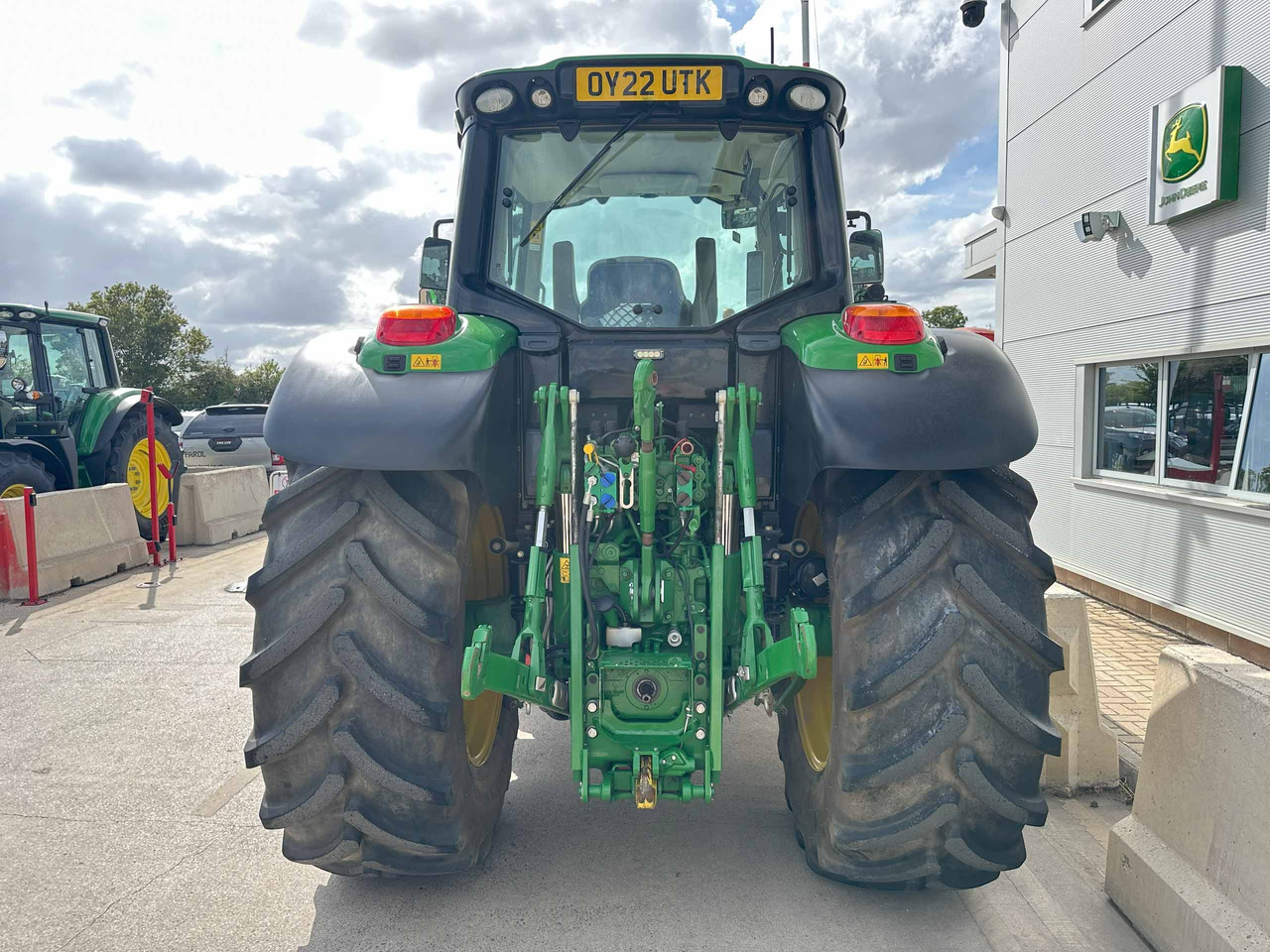 John Deere 6155M - Farm tractor: picture 4 John Deere 6155M - Farm tractor: picture 4