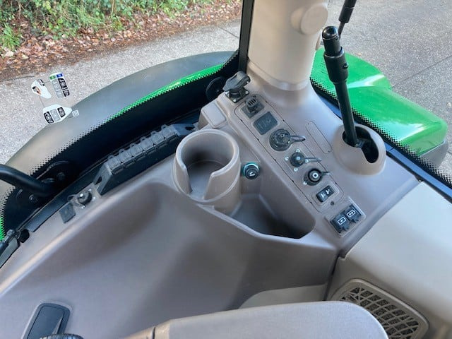 Farm tractor John Deere 6R 185: picture 11