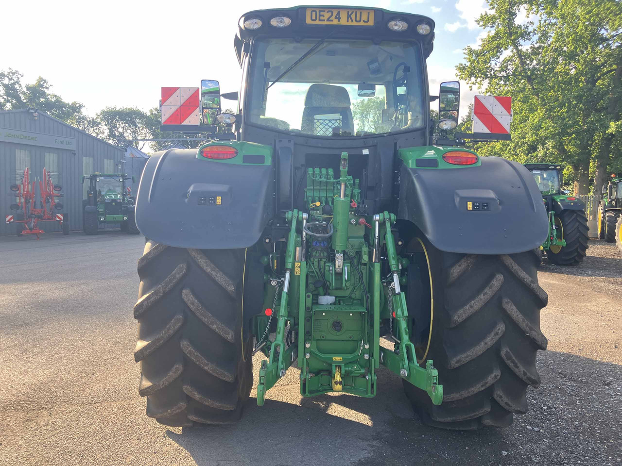 John Deere 6R 250 - Farm tractor: picture 4 John Deere 6R 250 - Farm tractor: picture 4
