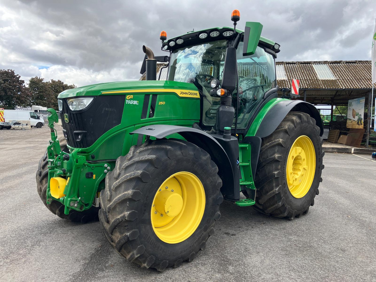 John Deere 6R 250 - Farm tractor: picture 1 John Deere 6R 250 - Farm tractor: picture 1