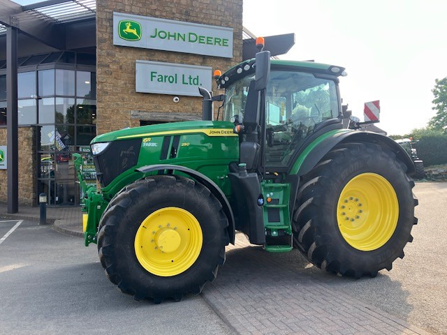 John Deere 6R 250 - Farm tractor: picture 2 John Deere 6R 250 - Farm tractor: picture 2