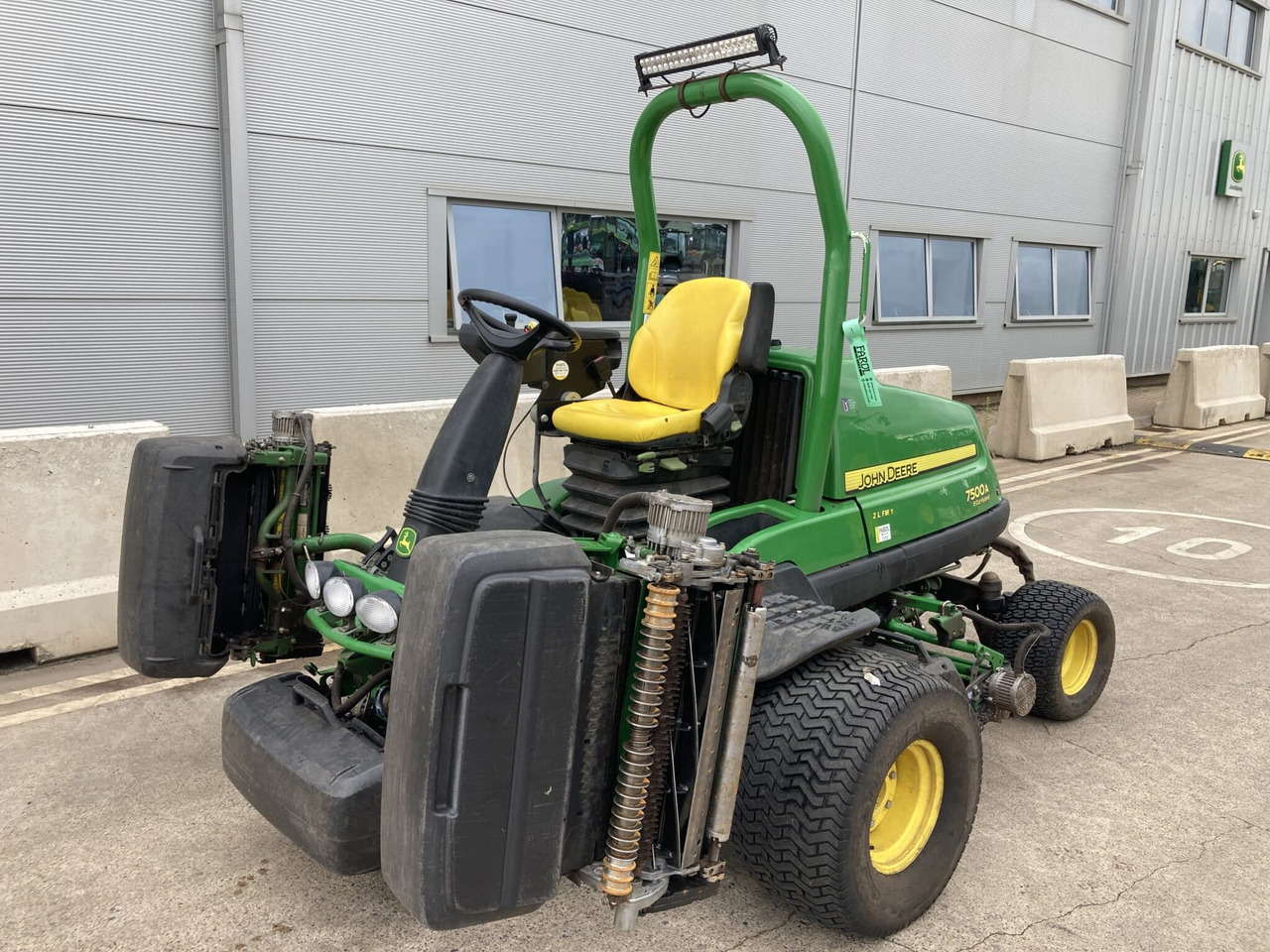 John Deere 7500AE light weight fairway mower - Garden mower: picture 1 John Deere 7500AE light weight fairway mower - Garden mower: picture 1
