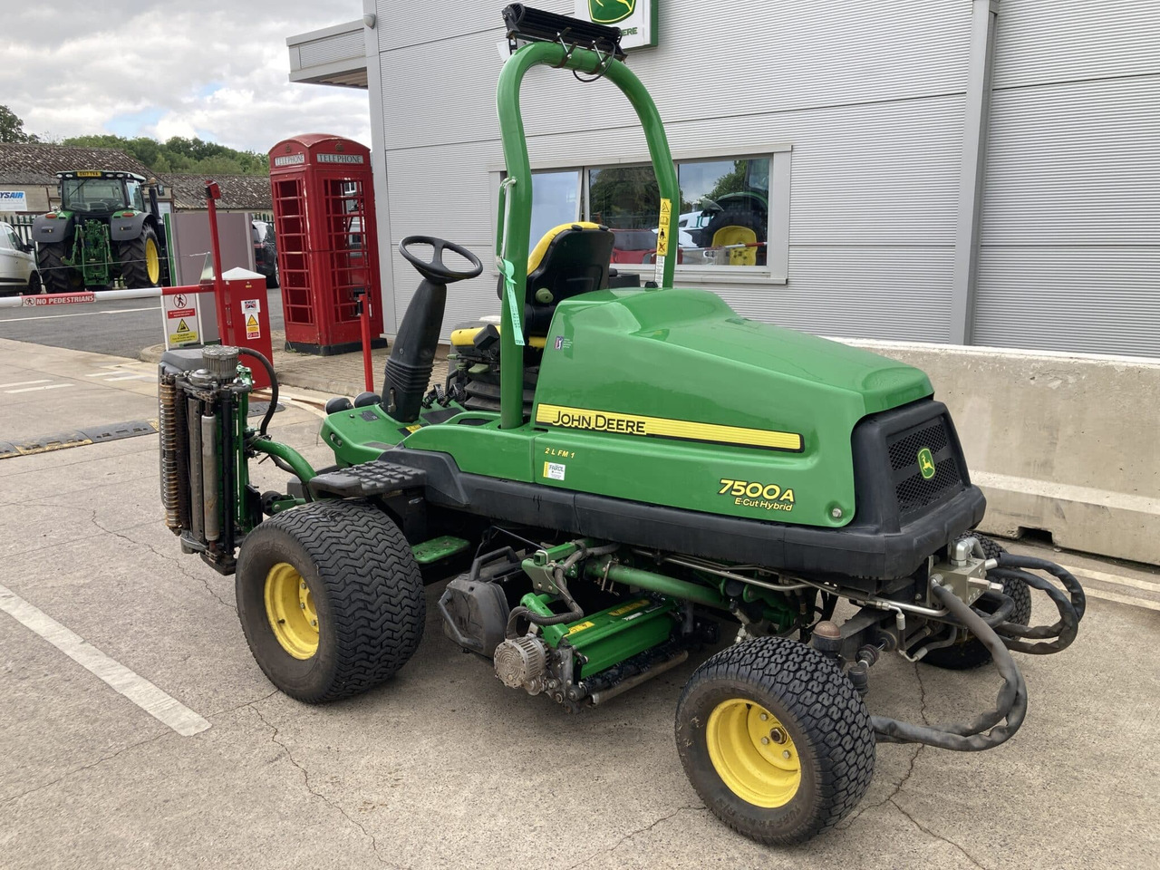 John Deere 7500AE light weight fairway mower - Garden mower: picture 3 John Deere 7500AE light weight fairway mower - Garden mower: picture 3
