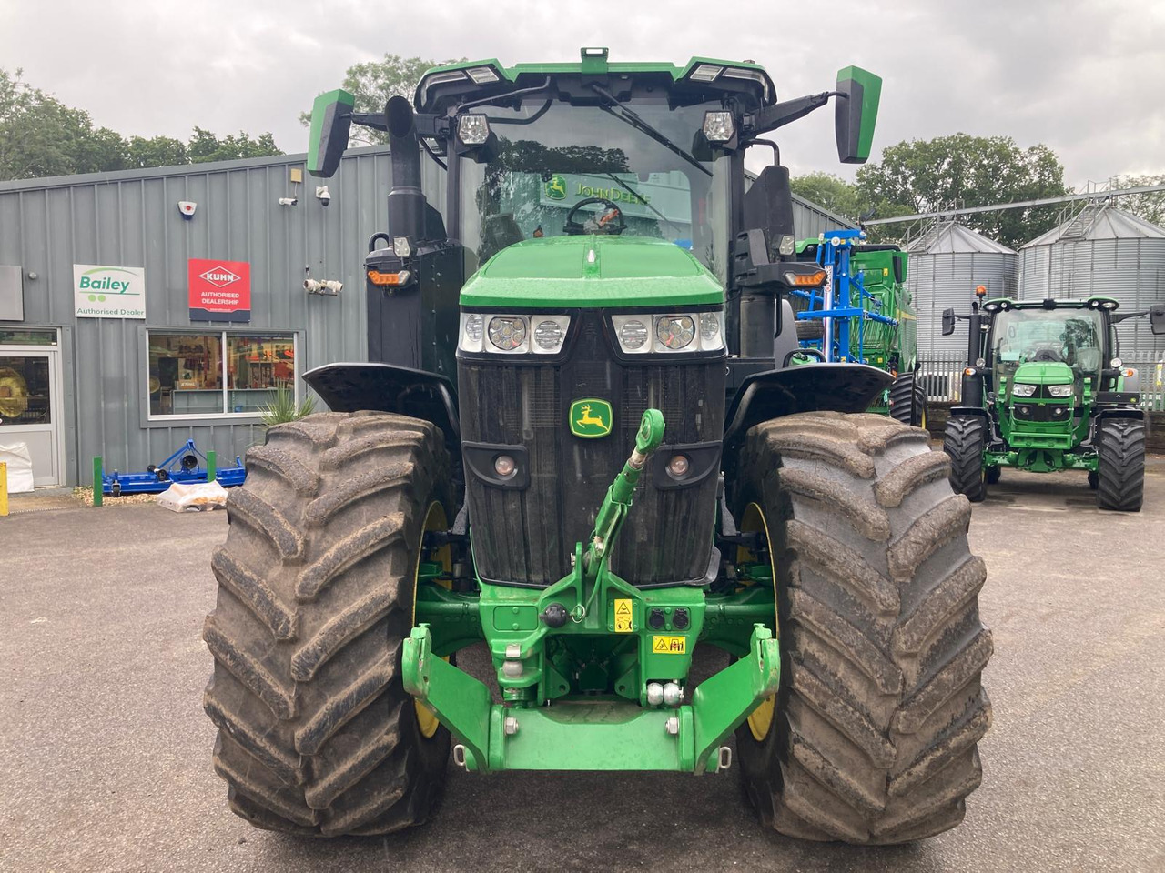 John Deere 7R 310 - Farm tractor: picture 4 John Deere 7R 310 - Farm tractor: picture 4