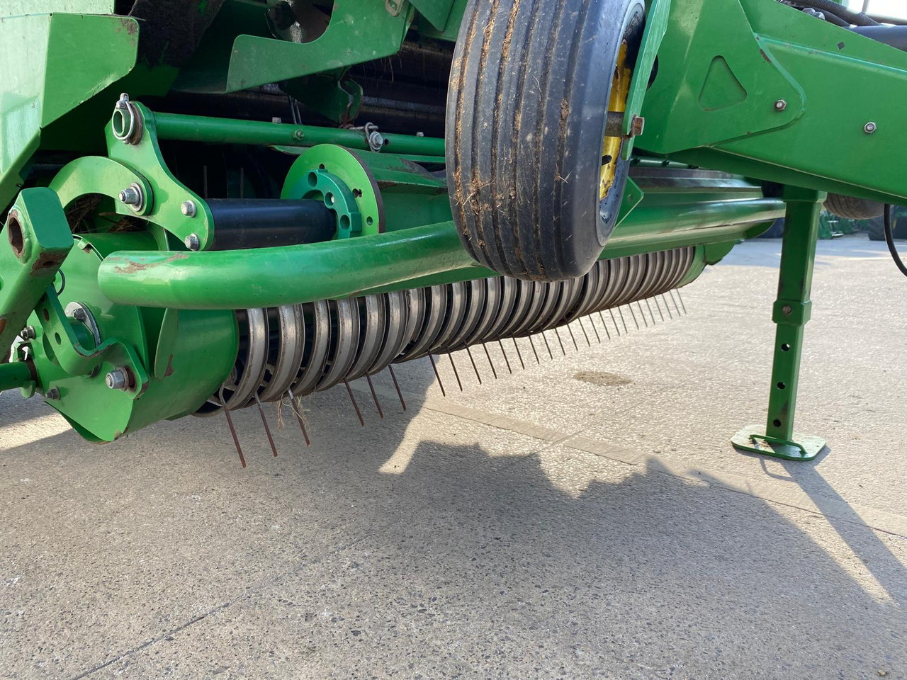 Tedding equipment John Deere 960: picture 15