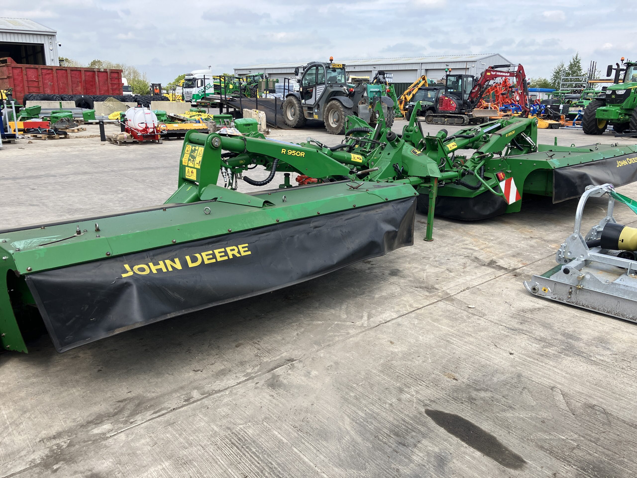 John Deere Rear R950R Mower Conditioners - Tedding equipment: picture 4 John Deere Rear R950R Mower Conditioners - Tedding equipment: picture 4