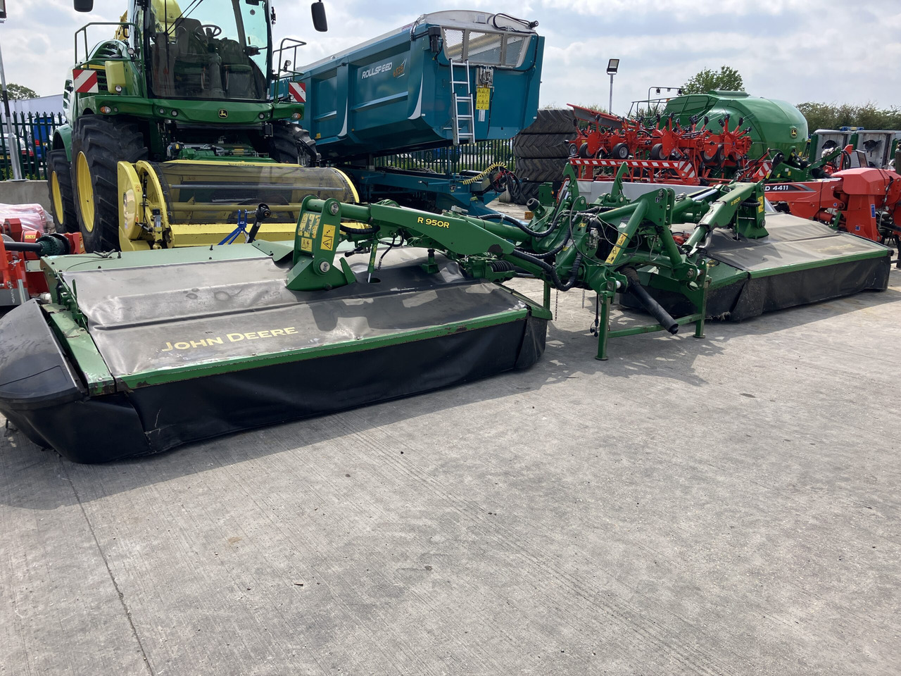 John Deere Rear R950R Mower Conditioners - Tedding equipment: picture 1 John Deere Rear R950R Mower Conditioners - Tedding equipment: picture 1