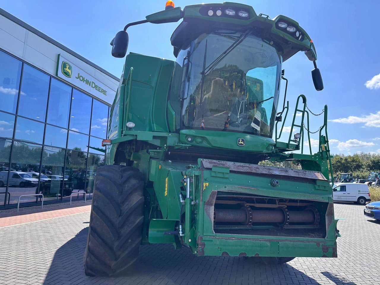 John Deere T670i HM - Combine harvester: picture 2 John Deere T670i HM - Combine harvester: picture 2
