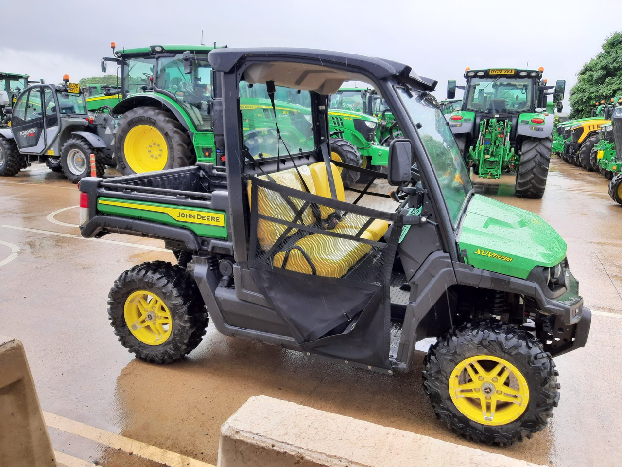 John Deere XUV865M Gator - ATV/ Quad: picture 3 John Deere XUV865M Gator - ATV/ Quad: picture 3