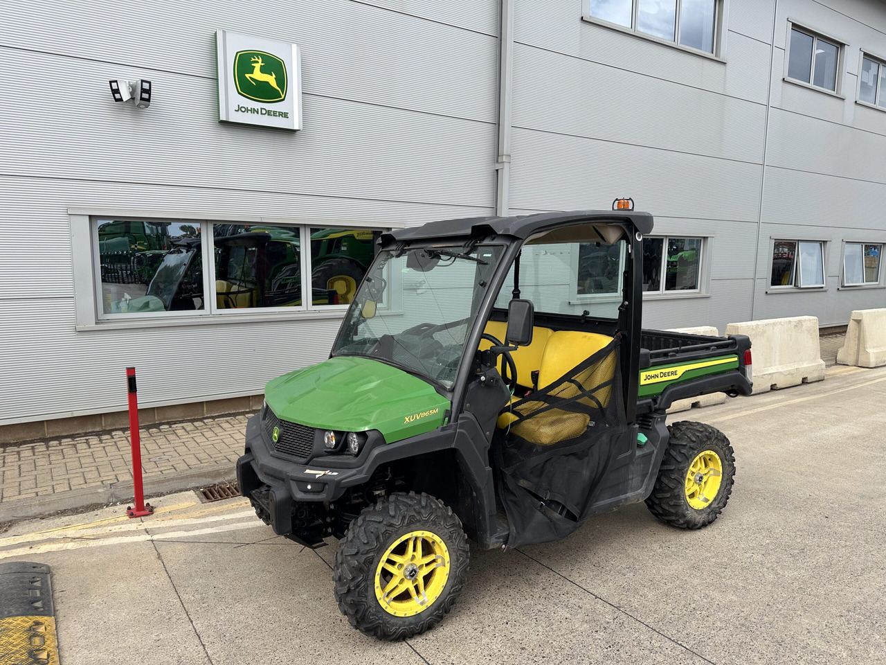John Deere XUV865M - ATV/ Quad: picture 1 John Deere XUV865M - ATV/ Quad: picture 1