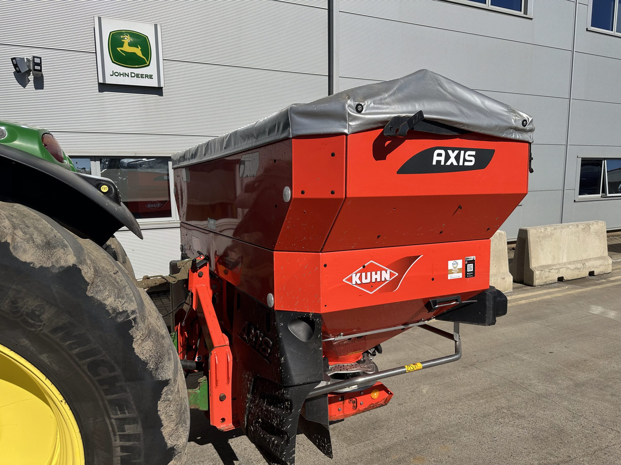 Kuhn Axis 40.2 M-EMC-W - Fertilizer spreader: picture 2 Kuhn Axis 40.2 M-EMC-W - Fertilizer spreader: picture 2