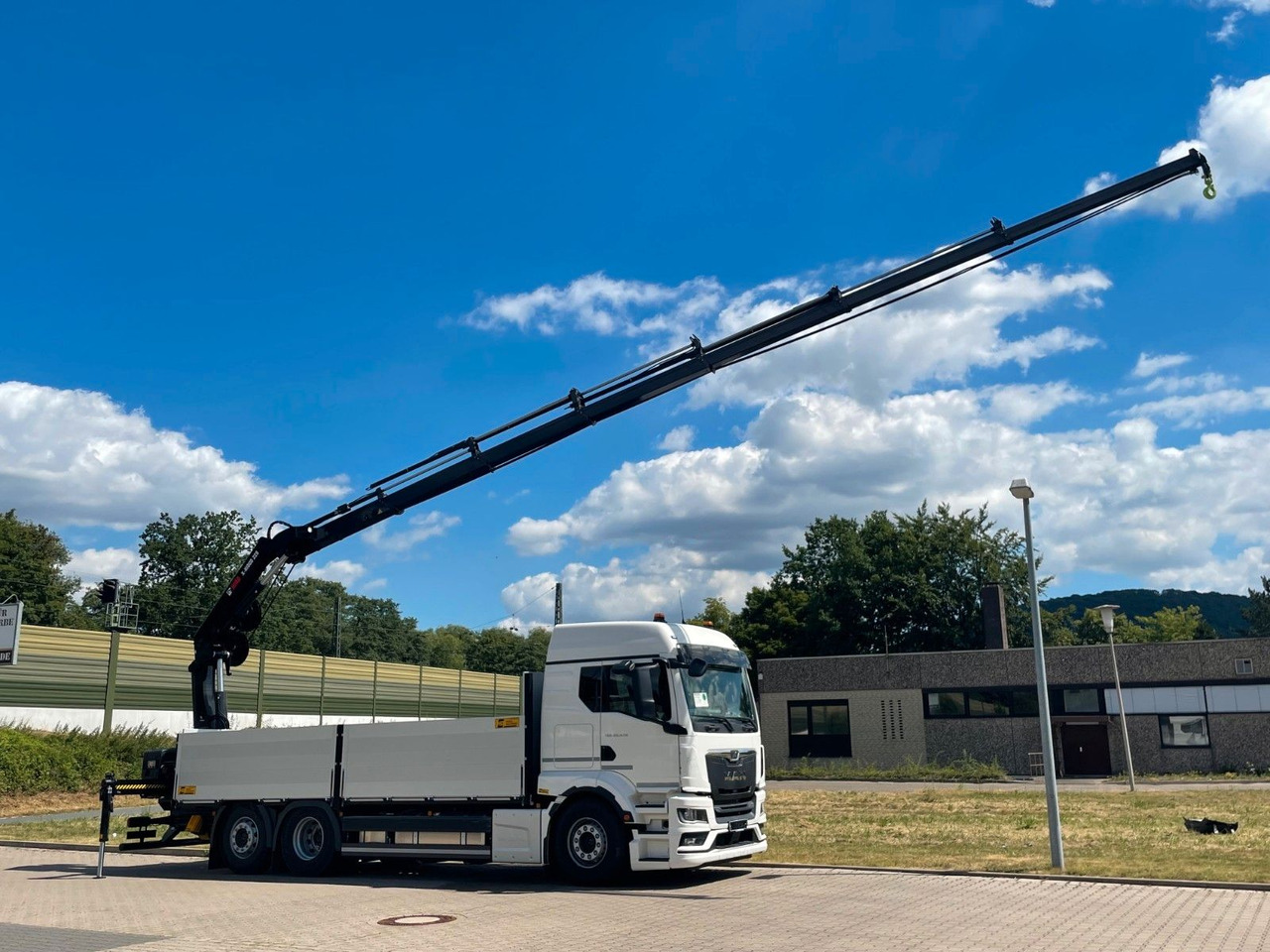 MAN TGS 26.480 /6X2 Euro6 Retarder HIAB 228 - 6 - Dropside/ Flatbed truck, Crane truck: picture 1 MAN TGS 26.480 /6X2 Euro6 Retarder HIAB 228 - 6 - Dropside/ Flatbed truck, Crane truck: picture 1