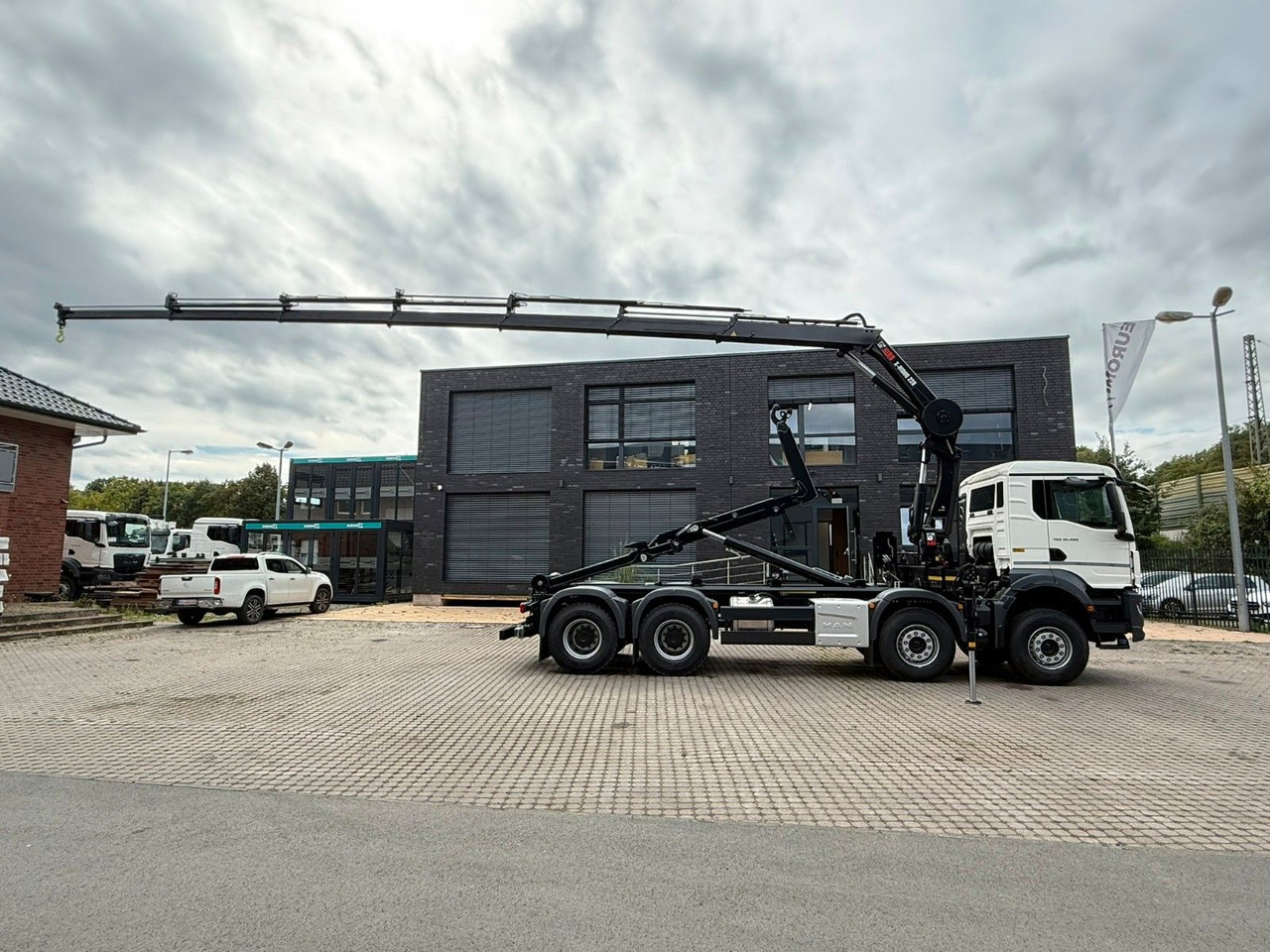 MAN TGS 35.480 8x4 Abrollkipper + Kran HIAB 228-6 - Hook lift truck, Crane truck: picture 3 MAN TGS 35.480 8x4 Abrollkipper + Kran HIAB 228-6 - Hook lift truck, Crane truck: picture 3