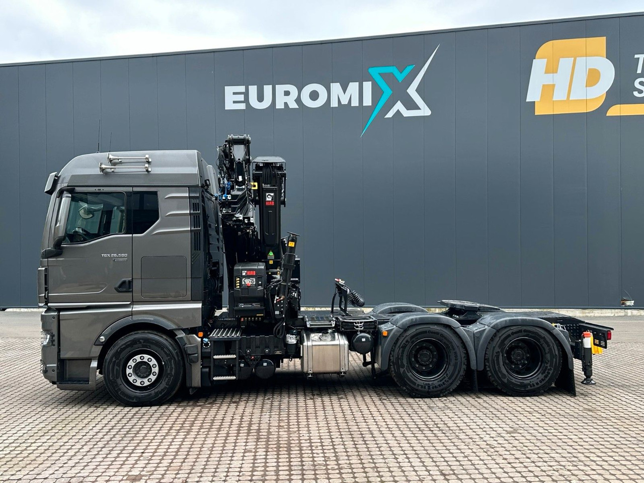 MAN TGX 26.580 6x4 Kran Hiab 302-6 + Jib-4 - Tractor unit: picture 4 MAN TGX 26.580 6x4 Kran Hiab 302-6 + Jib-4 - Tractor unit: picture 4