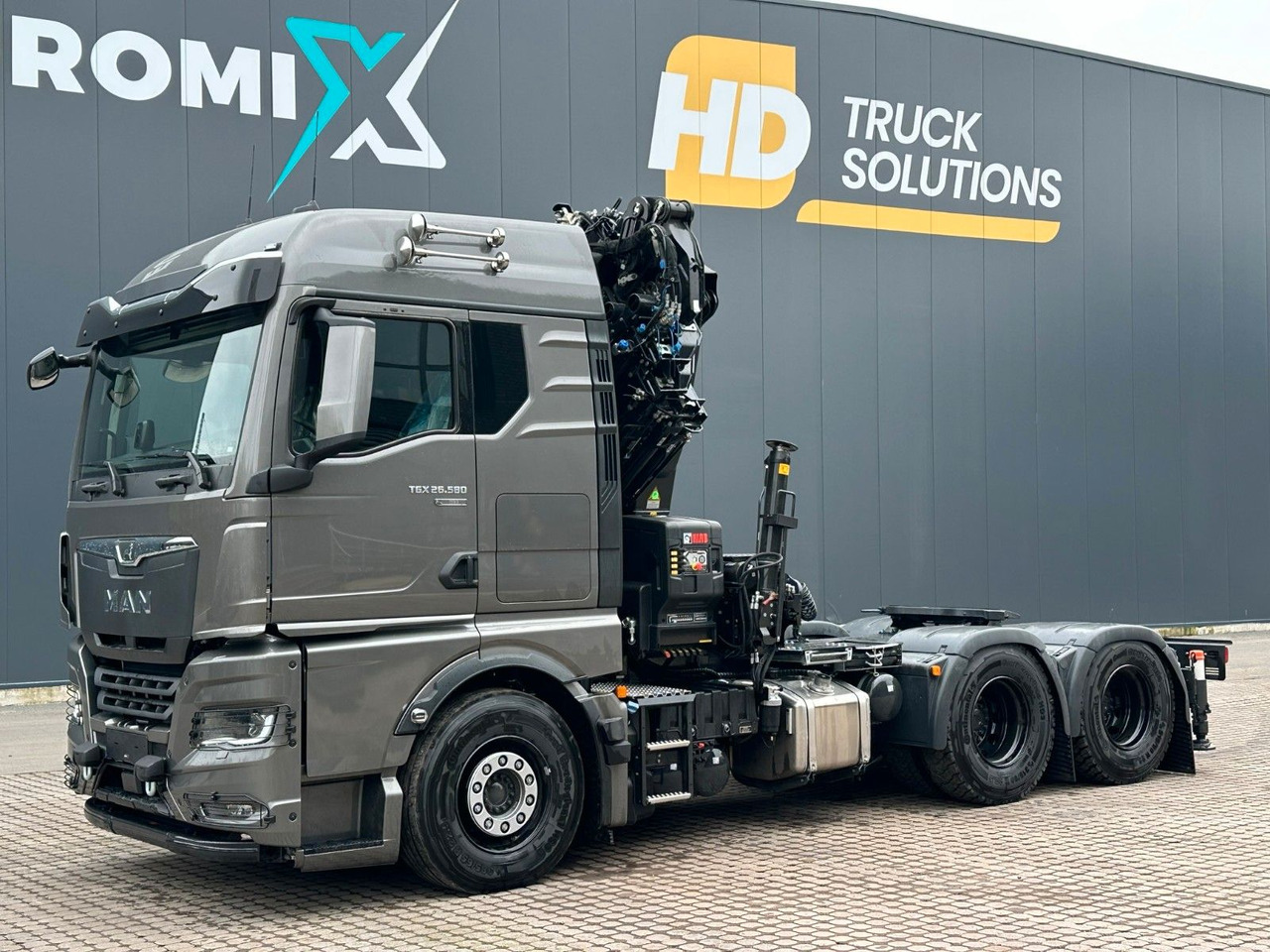 MAN TGX 26.580 6x4 Kran Hiab 302-6 + Jib-4 - Tractor unit: picture 3 MAN TGX 26.580 6x4 Kran Hiab 302-6 + Jib-4 - Tractor unit: picture 3