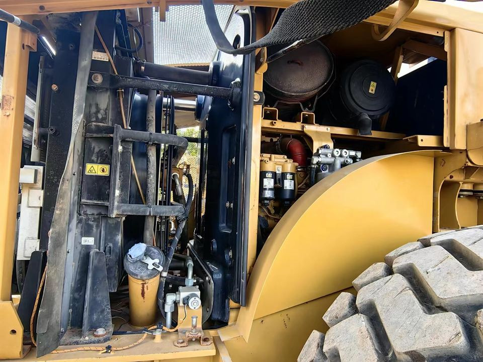 Original CAT Used CAT 950GC Wheel Loader Caterpillar 950GC CAT Loader Low Service Time - Wheel loader: picture 5 Original CAT Used CAT 950GC Wheel Loader Caterpillar 950GC CAT Loader Low Service Time - Wheel loader: picture 5